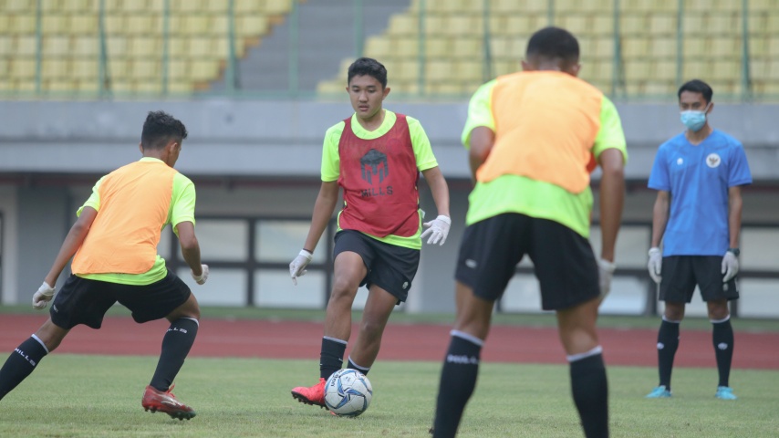 Pemain Timnas U-16 Rasakan Keanehan Gunakan Sarung Tangan Saat Latihan
