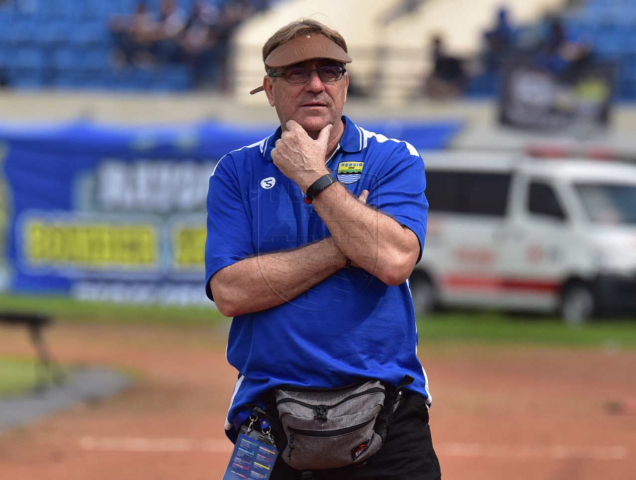Liga 1 Masih Belum Pasti, Robert Rene Alberts Tetap yakin Persib Juara Musim Ini