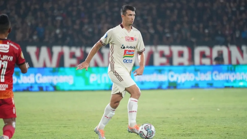 Liga 1 2022/2023: Kepada Media Ceko, Kudela Puji Dukungan Jakmania