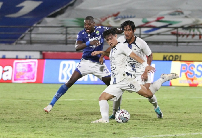 BRI Liga 1 2021-2022: Deadlock! Duel Persib vs PSIS Berakhir Tanpa Gol