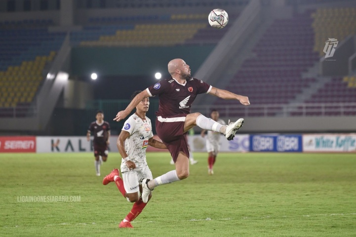 BRI Liga 1 2021-2022: Gol Jansen Bawa PSM Makassar Kalahkan Madura United