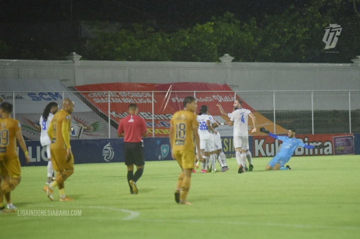 BRI Liga 1 2021-2022: Menang Tipis, Arema FC Geser Bhayangkara dari Posisi Kedua