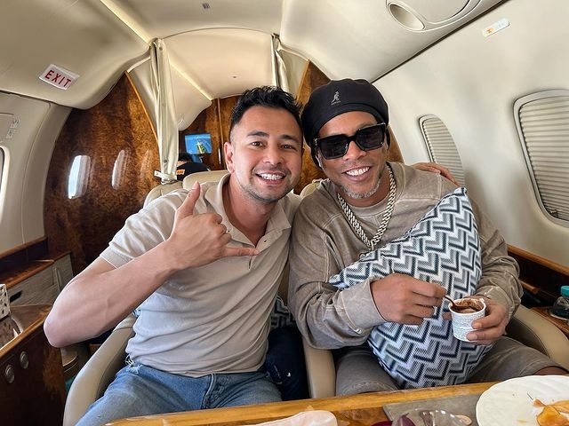 Momen Ronaldinho Ketagihan Pangsit